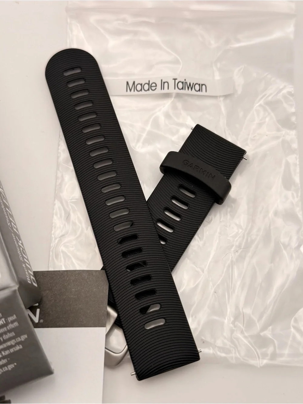 Garmin Quick Release Bands 22 mm Silicone‎ Black with Slate Hardware